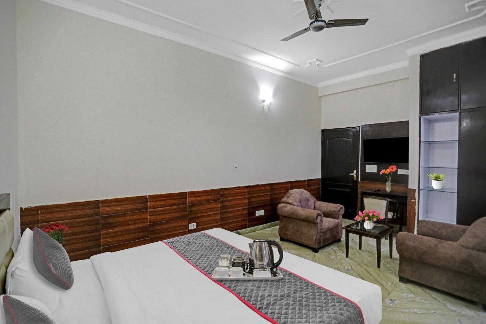 فندق Townhouse The Premier View Near Iskcon Temple نويدا المظهر الخارجي الصورة